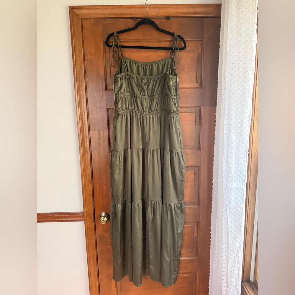 Express Green Satin Tiered Maxi Dress - Picture 6 of 8